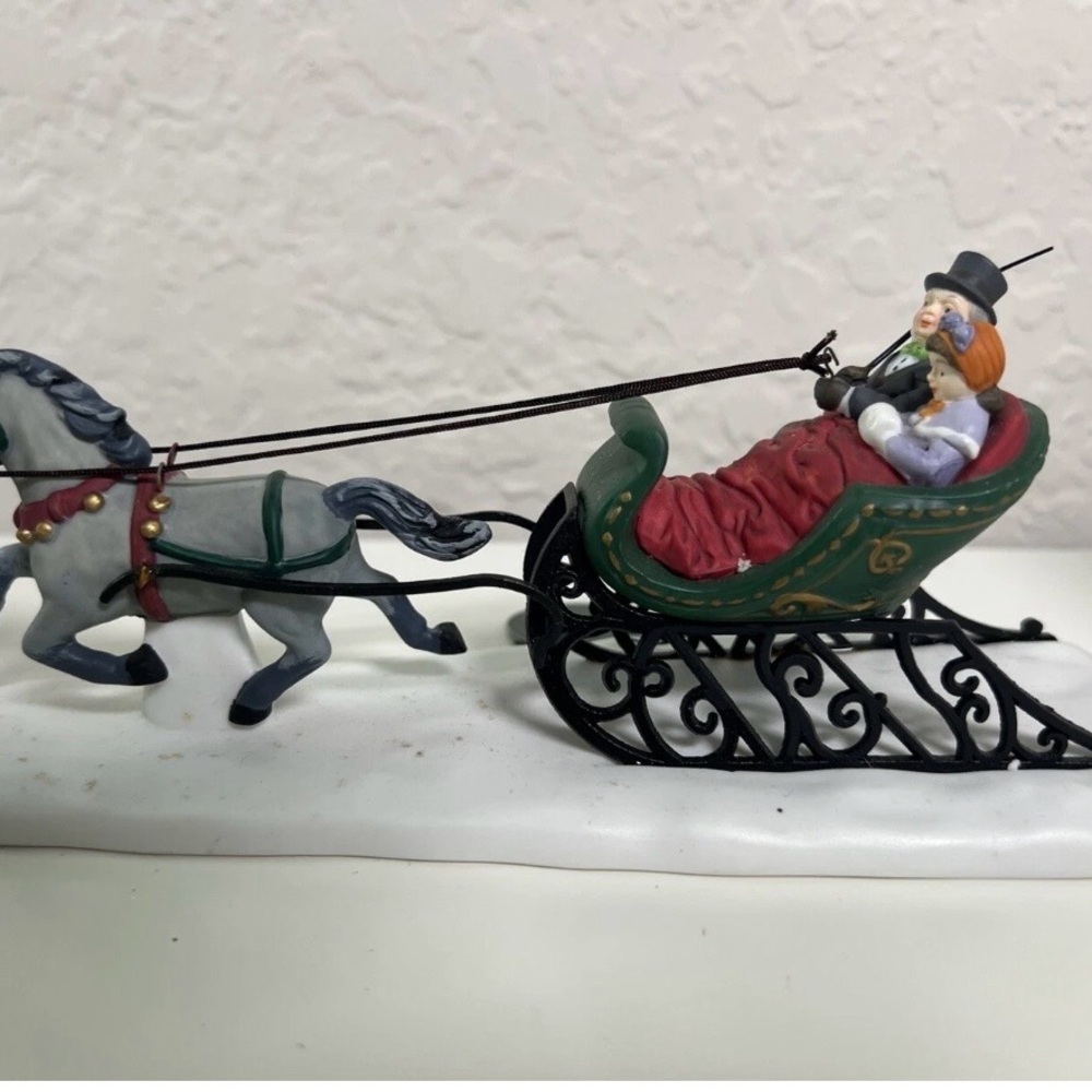 Festive Sleigh Ride Figurine - Picture 6 of 9